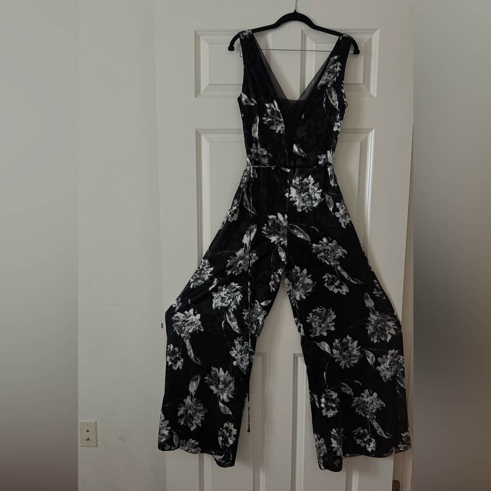 White House Black Market Floral V-Neck Wide-Leg Jumpsuit - Black/ White